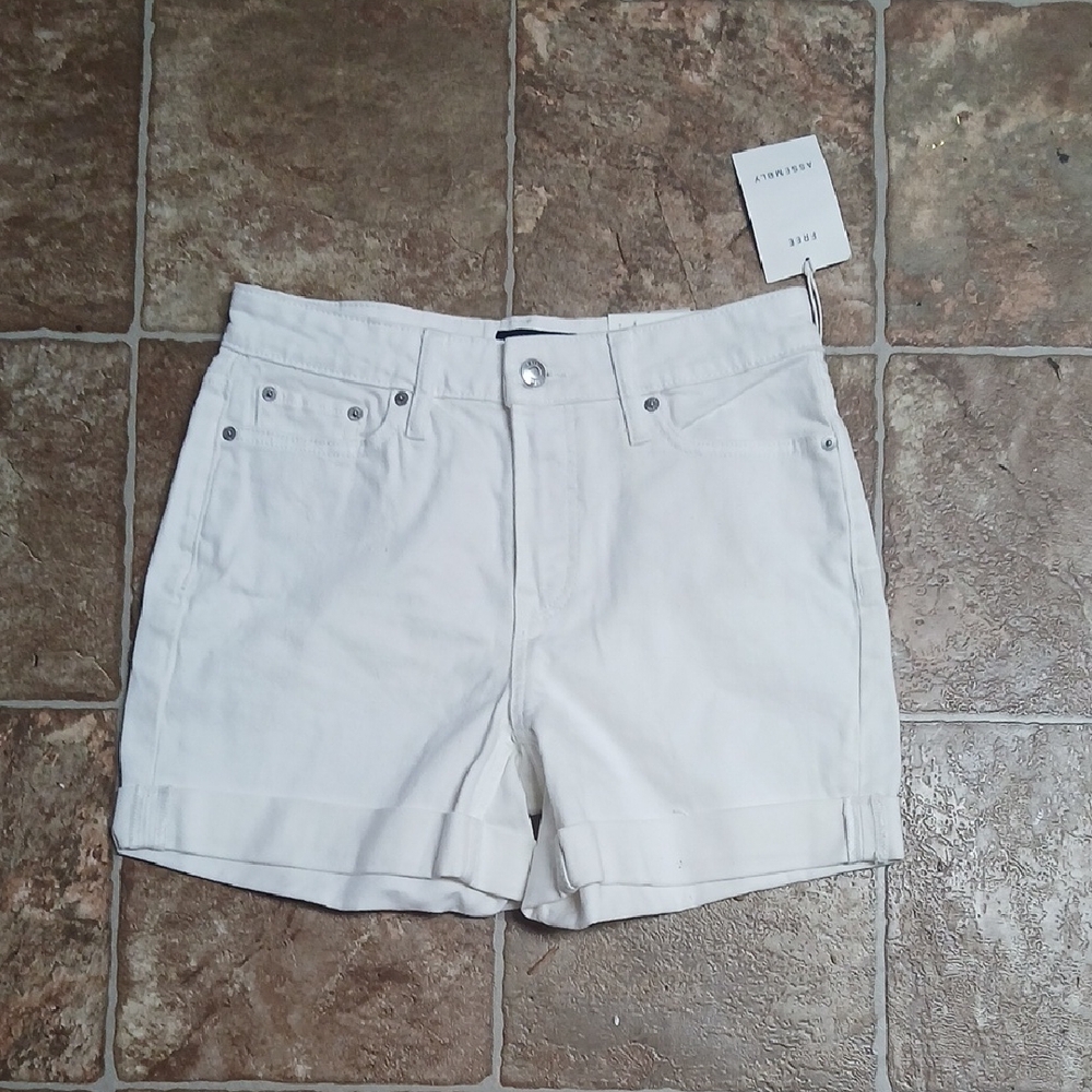 NWT Free Assembly Cuffed Women's White Denim Jean Shorts Size 2